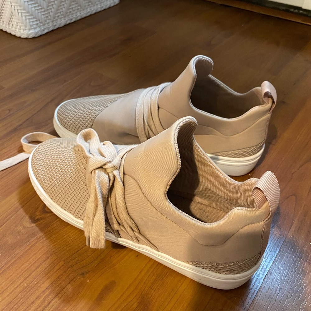 I’ve hardly ever worn these, basically brand new